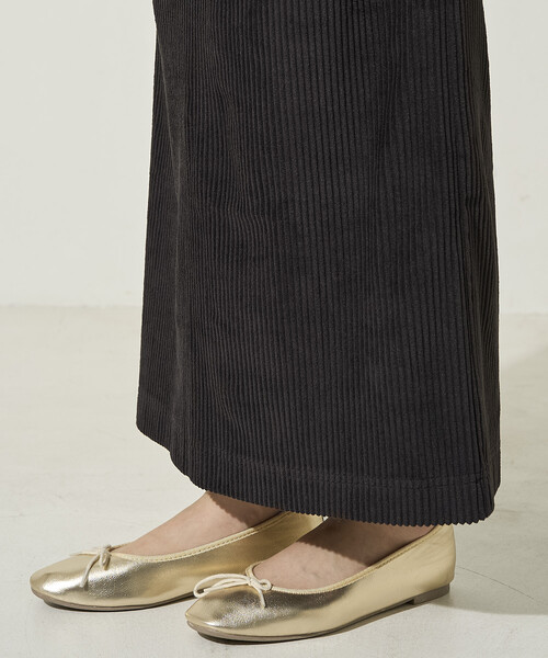 FREAK'S STORE(フリークスストア)の「限定展開 カット コーデュロイ スリット イージー スカート(スカート・レディース・ブラウン/ピンク/ベージュ/ブラック/ナチュラル/ブルー・SMALL/MEDIUM)」の8枚目の写真