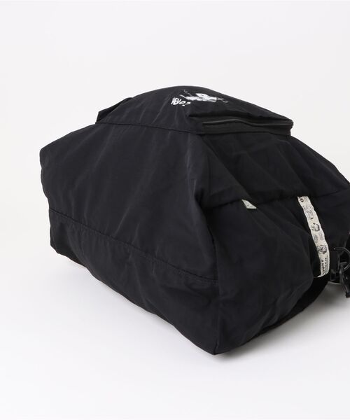 PEANUTS(ピーナッツ)の「PEANUTS/ピーナッツ VINTAGE TRAVEL スヌーピー パッカブルボストンバッグ(ボストンバッグ・レディース・ライトグレー/ブラック・ONE SIZE)」の4枚目の写真