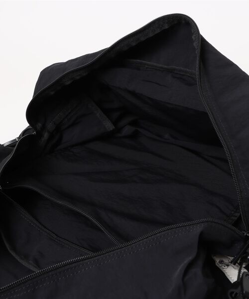 PEANUTS(ピーナッツ)の「PEANUTS/ピーナッツ VINTAGE TRAVEL スヌーピー パッカブルボストンバッグ(ボストンバッグ・レディース・ライトグレー/ブラック・ONE SIZE)」の5枚目の写真