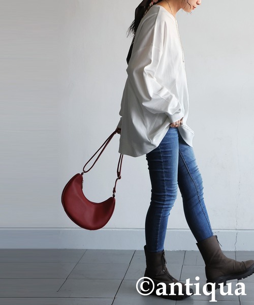 antiqua(アンティカ)の「リブ切替トップス(Tシャツ/カットソー・レディース・ホワイト/ブラック/カーキ/ダークグレー/ブルー系その他・P/R)」の6枚目の写真