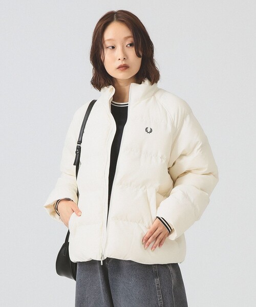 FRED PERRY(フレッドペリー)の「FRED PERRY / Raglan Sleeve Padded Jacket(ブルゾン・レディース・オフホワイト/ブラック・10)」の2枚目の写真