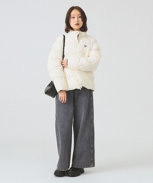 FRED PERRY(フレッドペリー)の「FRED PERRY / Raglan Sleeve Padded Jacket(ブルゾン・レディース・オフホワイト/ブラック・10)」の3枚目の写真