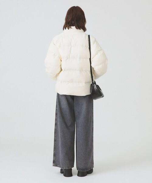 FRED PERRY(フレッドペリー)の「FRED PERRY / Raglan Sleeve Padded Jacket(ブルゾン・レディース・オフホワイト/ブラック・10)」の5枚目の写真