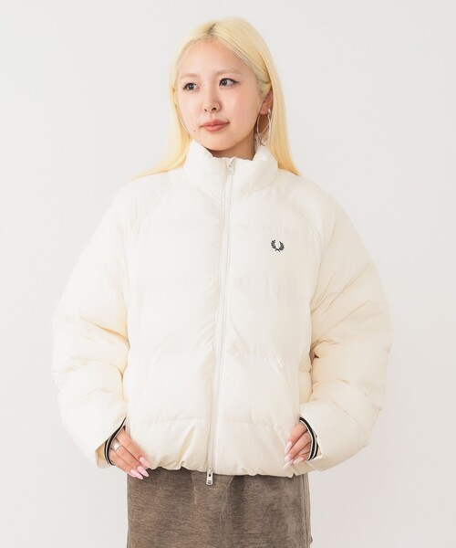 FRED PERRY(フレッドペリー)の「FRED PERRY / Raglan Sleeve Padded Jacket(ブルゾン・レディース・オフホワイト/ブラック・10)」の11枚目の写真
