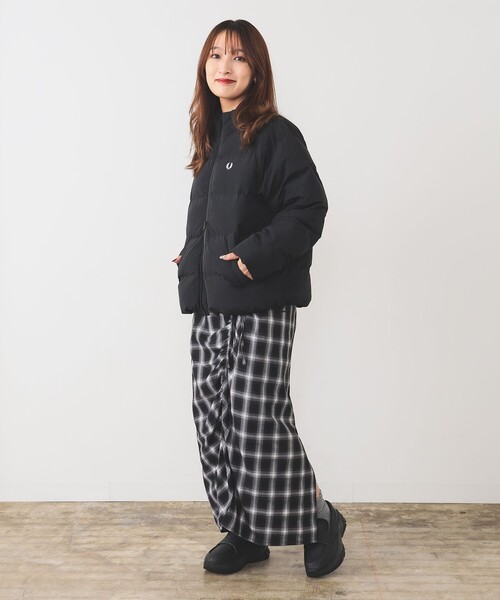 FRED PERRY(フレッドペリー)の「FRED PERRY / Raglan Sleeve Padded Jacket(ブルゾン・レディース・オフホワイト/ブラック・10)」の17枚目の写真