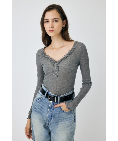 MOUSSY（マウジー）の「レーストリムロングスリーブTEE（Tシャツ/カットソー・レディース・チャコールグレー/ライトブルー/アイボリー・FREE）」の4枚目の写真