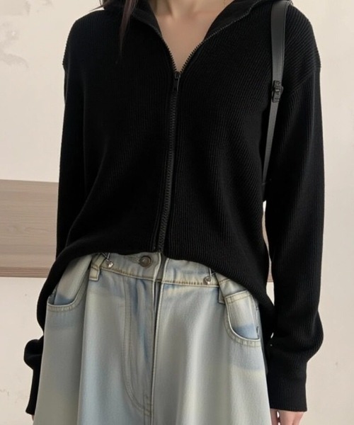 cammie(キャミー)の「フロントジップニット(ニット/セーター・レディース・ピンク/ブラック/アイボリー/グレー・F)」の11枚目の写真