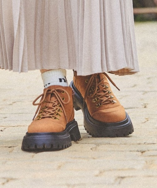 niko and...(ニコアンド)の「オリジナルトレックデザインシューズ(その他シューズ・レディース・キャメル/ブラック・MEDIUM/LARGE)」の1枚目の写真