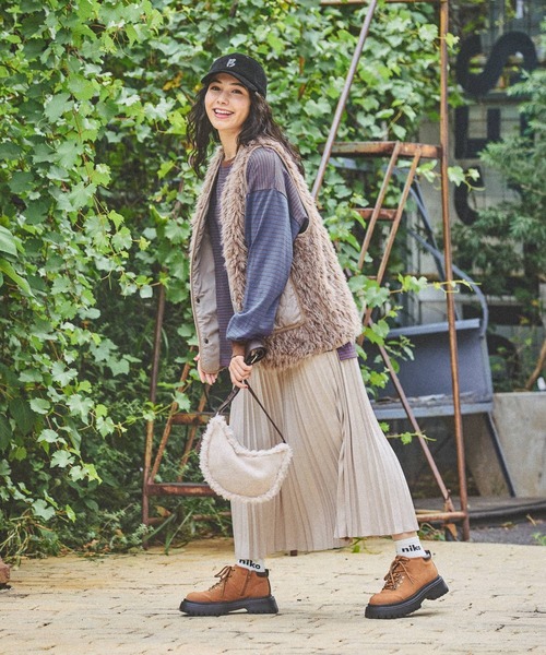 niko and...(ニコアンド)の「オリジナルトレックデザインシューズ(その他シューズ・レディース・キャメル/ブラック・MEDIUM/LARGE)」の5枚目の写真