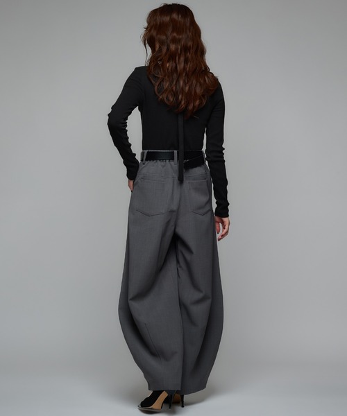 Narcissus（ナルシス）の「【チョーカー付き】アシンメトリーリブニット（ニット/セーター・レディース・グレー/ブラック・FREE）」の4枚目の写真