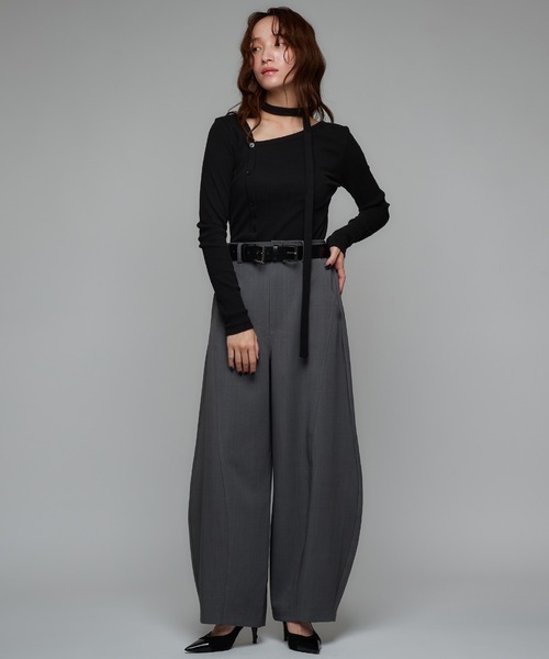 Narcissus（ナルシス）の「【チョーカー付き】アシンメトリーリブニット（ニット/セーター・レディース・グレー/ブラック・FREE）」の3枚目の写真