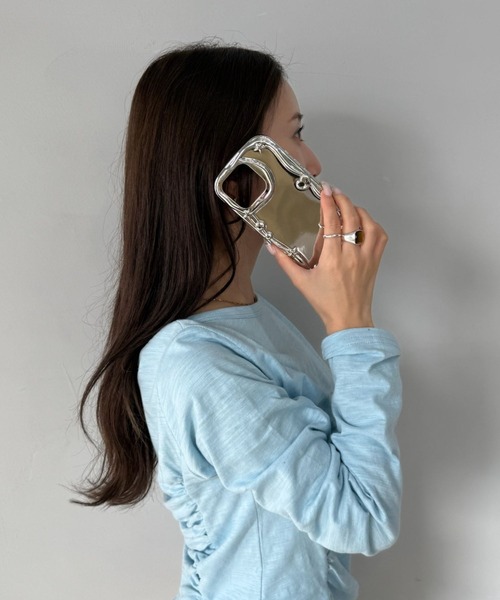 SANSeLF（サンセルフ）の「【SANSeLF】 メタリックスター ハートスマホケース シリコンソフト ミラー風デザイン iPhoneカバー アイフォンケース sac25a013（スマホケース/カバー・レディース・シルバー・iPhone 16/iPhone 15/iPhone 14）」の2枚目の写真