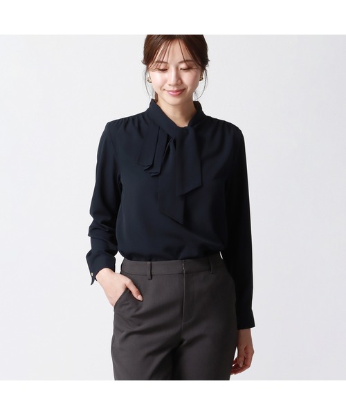 AOYAMA（アオヤマ）の「＜WEB限定＞通勤にも特別な日にも、コーディネートを格上げ！アシンメトリーフリルブラウス（シャツ/ブラウス・レディース・ネイビー/ホワイト・M/L）」の10枚目の写真