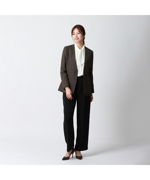 AOYAMA（アオヤマ）の「＜WEB限定＞通勤にも特別な日にも、コーディネートを格上げ！アシンメトリーフリルブラウス（シャツ/ブラウス・レディース・ネイビー/ホワイト・M/L）」の14枚目の写真