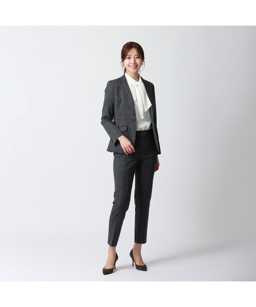 AOYAMA（アオヤマ）の「＜WEB限定＞通勤にも特別な日にも、コーディネートを格上げ！アシンメトリーフリルブラウス（シャツ/ブラウス・レディース・ネイビー/ホワイト・M/L）」の17枚目の写真