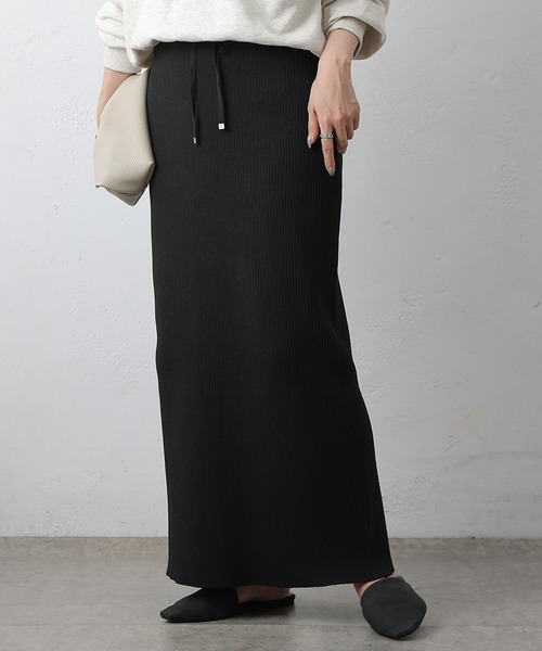COLONY 2139(コロニートゥーワンスリーナイン)の「エステルヤーンリブIラインスカート(スカート・レディース・ブラウン/ブラック/チャコールグレー・SMALL/MEDIUM)」の2枚目の写真