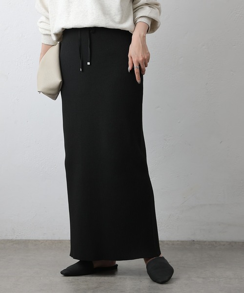 COLONY 2139(コロニートゥーワンスリーナイン)の「エステルヤーンリブIラインスカート(スカート・レディース・ブラウン/ブラック/チャコールグレー・SMALL/MEDIUM)」の4枚目の写真