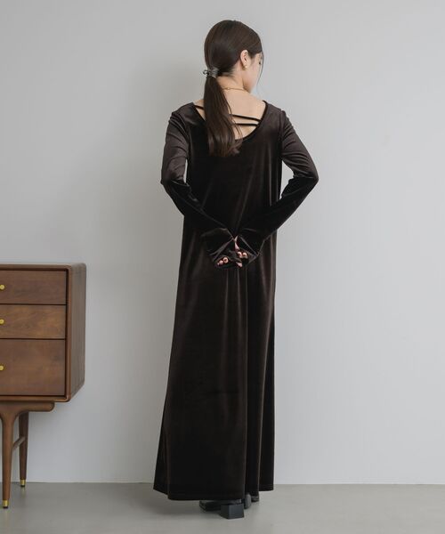 kivi（キヴィ）の「ベロアロングOP（ワンピース・レディース・ブラウン/ダークグレー・FREE）」の12枚目の写真
