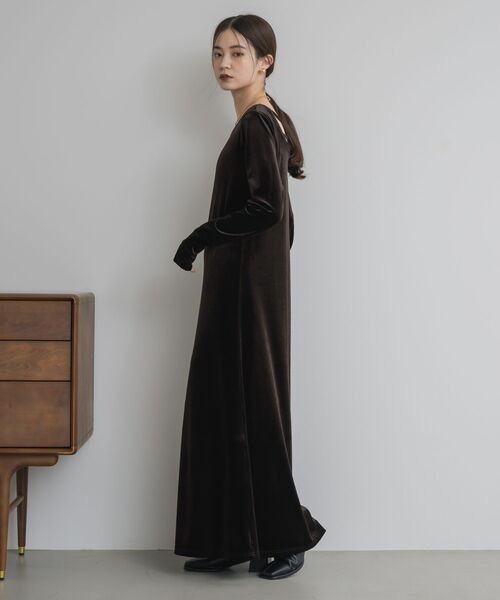 kivi（キヴィ）の「ベロアロングOP（ワンピース・レディース・ブラウン/ダークグレー・FREE）」の11枚目の写真