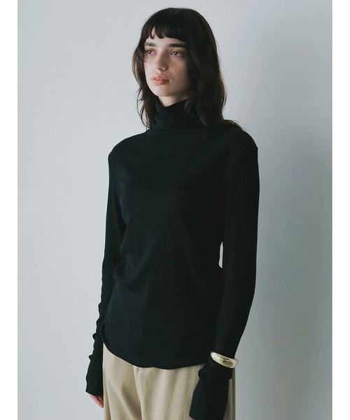 HER.（ハー）の「コットンモダールハイネックP/O（Tシャツ/カットソー・レディース・オフホワイト/ブラック・フリー）」の4枚目の写真