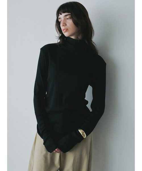 HER.（ハー）の「コットンモダールハイネックP/O（Tシャツ/カットソー・レディース・オフホワイト/ブラック・フリー）」の5枚目の写真