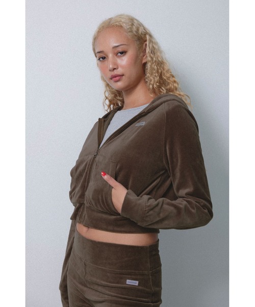 ALEXIA STAM（アリシアスタン）の「Wellness Velour Hoodie  /ウェルネス ベロアフーディー（パーカー・レディース・グレー/ブラウン/レッド・FREE）」の8枚目の写真