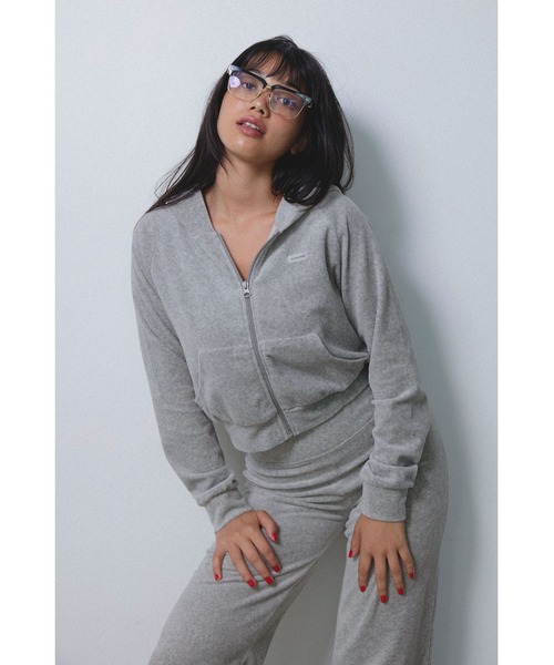 ALEXIA STAM（アリシアスタン）の「Wellness Velour Hoodie  /ウェルネス ベロアフーディー（パーカー・レディース・グレー/ブラウン/レッド・FREE）」の5枚目の写真