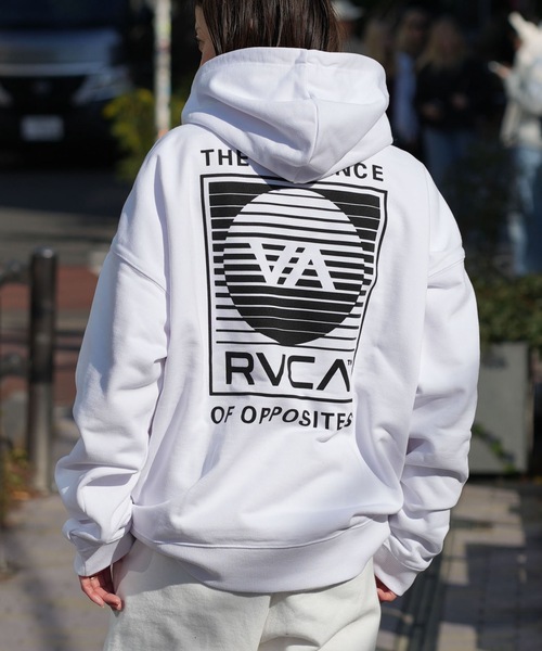RVCA（ルーカ）の「RVCA メンズ BRINDER HD パーカー 【2025年秋冬モデル】 @autumn/ルーカバックプリントプルオーバーパーカー・フーディー（パーカー・メンズ・ヘザーグレー/グリーン系その他/ホワイト系その他/ホワイト・SMALL/MEDIUM/LARGE/X-LARGE）」の2枚目の写真