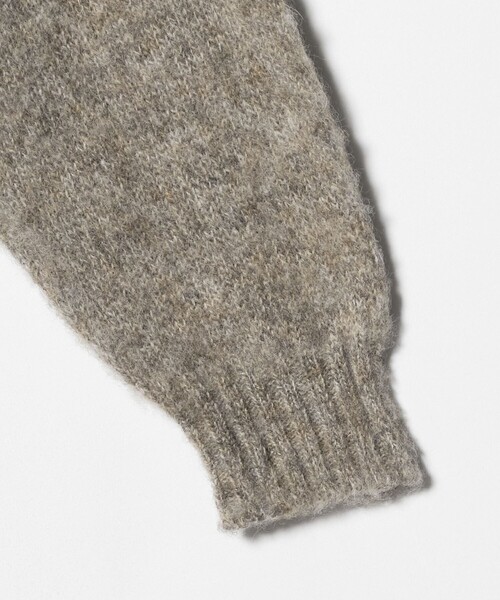 Laurence J Smith（ローレンスジェイスミス）の「＜LAURENCE J. SMITH＞ シェットランド クルーネック ニット（ニット/セーター・メンズ・ライム/ライトグレー/レッド/ピンク/オフホワイト/ダークブラウン/コバルトブルー/ベージュ/パープル/イエロー/ダークグレー/ケリーグリーン・L/XL/M）」の15枚目の写真