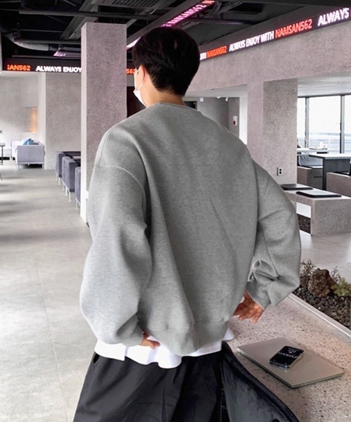 NOWLE（ノウル）の「【NOWLE】ヴィンテージライク カレッジロゴ 刺繍 スウェット（スウェット・メンズ・グレー・LARGE/MEDIUM/X-LARGE）」の2枚目の写真