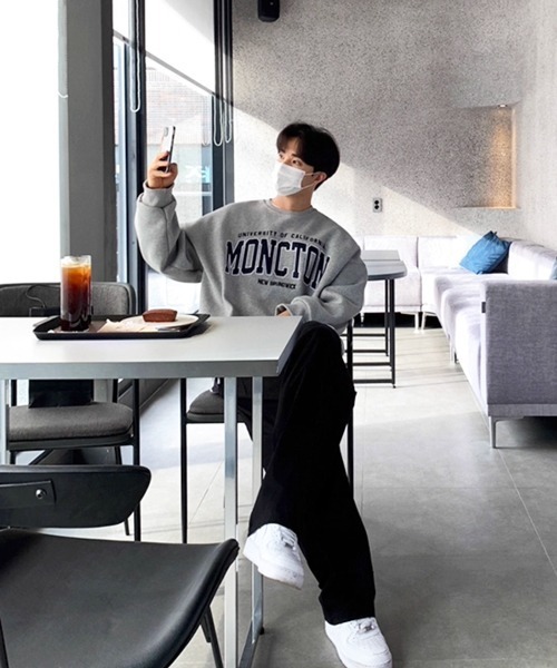 NOWLE（ノウル）の「【NOWLE】ヴィンテージライク カレッジロゴ 刺繍 スウェット（スウェット・メンズ・グレー・LARGE/MEDIUM/X-LARGE）」の6枚目の写真