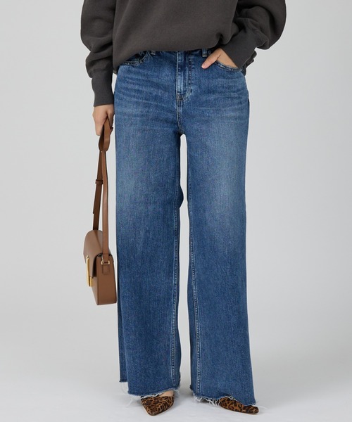 RED CARD TOKYO（レッドカード）の「【RED CARD/レッドカード】Maverick ワイドフレアーパンツデニム（デニムパンツ・レディース・ブルー・25/23/24/22）」の3枚目の写真