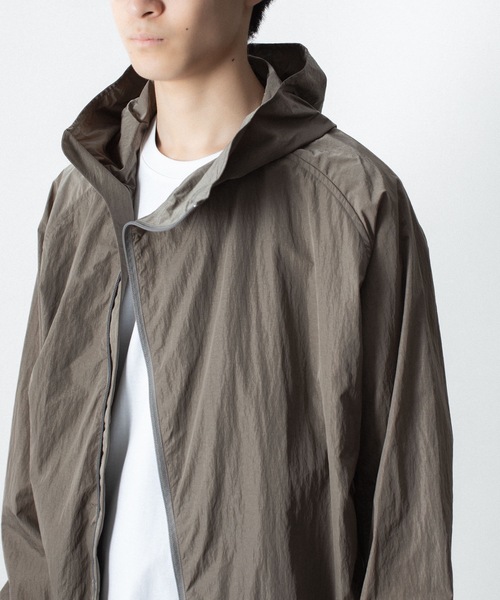 ATTACHMENT（アタッチメント）の「NYタフタ フーデット トラックジャケット / NY TAFFETA HOODED TRACK JKT（ブルゾン・メンズ・ブラウン/ブラック/カーキ系・3/2/1）」の13枚目の写真
