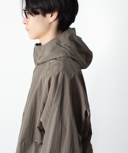 ATTACHMENT（アタッチメント）の「NYタフタ フーデット トラックジャケット / NY TAFFETA HOODED TRACK JKT（ブルゾン・メンズ・ブラウン/ブラック/カーキ系・3/2/1）」の7枚目の写真