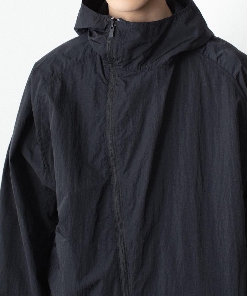 ATTACHMENT(アタッチメント)の「NYタフタ フーデット トラックジャケット / NY TAFFETA HOODED TRACK JKT(ブルゾン・メンズ・ブラウン/ブラック/カーキ系・3/2/1/4)」の21枚目の写真