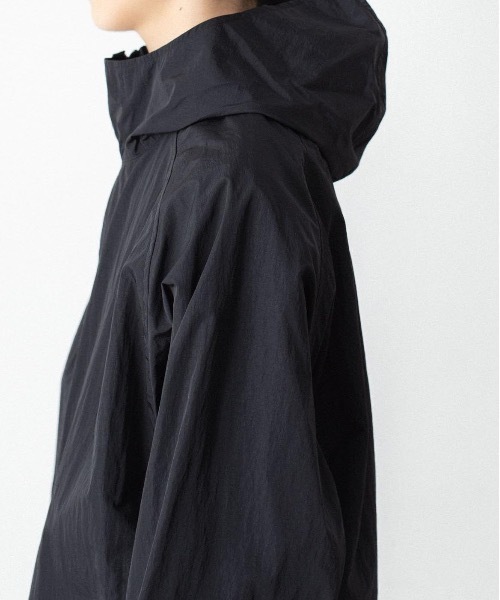 ATTACHMENT(アタッチメント)の「NYタフタ フーデット トラックジャケット / NY TAFFETA HOODED TRACK JKT(ブルゾン・メンズ・ブラウン/ブラック/カーキ系・3/2/1/4)」の20枚目の写真