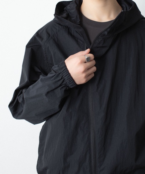 ATTACHMENT(アタッチメント)の「NYタフタ フーデット トラックジャケット / NY TAFFETA HOODED TRACK JKT(ブルゾン・メンズ・ブラウン/ブラック/カーキ系・3/2/1/4)」の19枚目の写真
