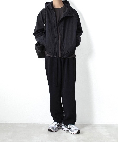 ATTACHMENT(アタッチメント)の「NYタフタ フーデット トラックジャケット / NY TAFFETA HOODED TRACK JKT(ブルゾン・メンズ・ブラウン/ブラック/カーキ系・3/2/1/4)」の17枚目の写真