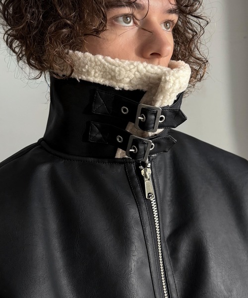 Classical Origin(クラシカルオリジン)の「2way襟ボア切り替えフェイクレザームートンジャケット/2way Boa Collar Faux Leather Jacket(ムートンコート・メンズ・ブラック・LARGE/MEDIUM/SMALL)」の21枚目の写真