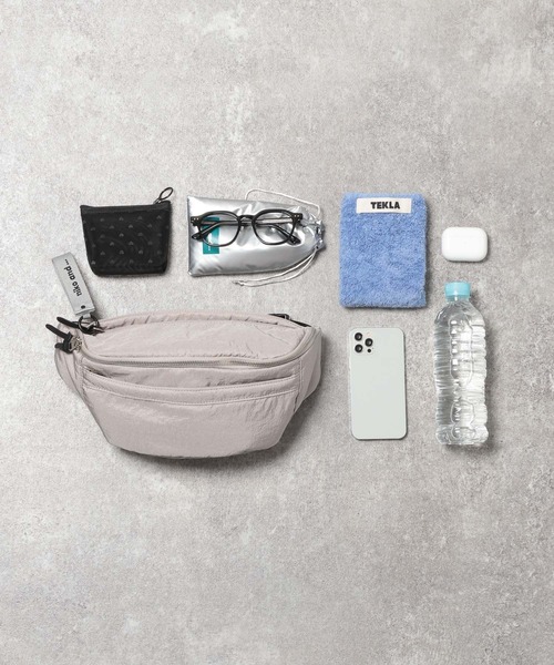 niko and...(ニコアンド)の「オリジナルテープロゴボディバッグ(ボディバッグ/ウエストポーチ・レディース・グレー/ブラック/カモフラージュ/ブラック系・0)」の5枚目の写真