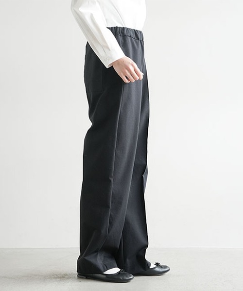 SOLAMONAT(ソラモナ)の「モッツァレラストレッチセンタープレスパンツ(その他パンツ・レディース・ブラック/グレー・L/S)」の9枚目の写真