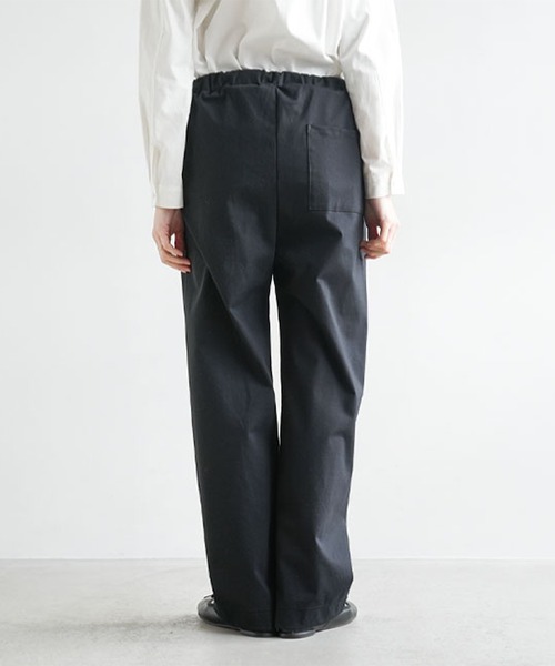 SOLAMONAT(ソラモナ)の「モッツァレラストレッチセンタープレスパンツ(その他パンツ・レディース・ブラック/グレー・L/S)」の10枚目の写真