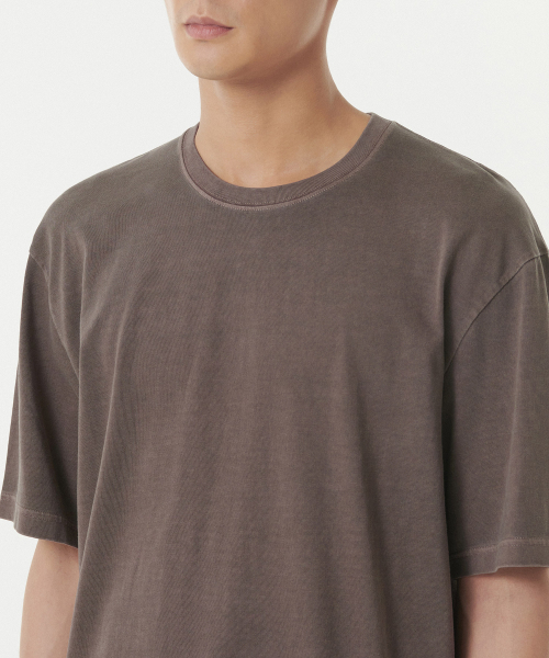 MUSINSA STANDARD（ムシンサスタンダード）の「ピグメントリラックスクルーネックTシャツ[ブラウン]（Tシャツ/カットソー・メンズ・その他・XXX-LARGE/SMALL/MEDIUM/LARGE/X-LARGE/XX-LARGE）」の5枚目の写真