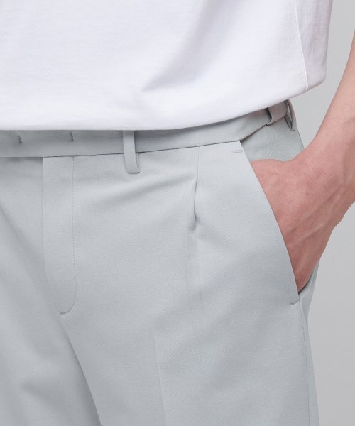 MUSINSA STANDARD（ムシンサスタンダード）の「ワイドヒドゥンバンディングクロップドスラックス[ライトグレー]（スラックス・メンズ・その他・30/31/27/28/29/40/42）」の4枚目の写真