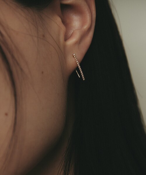 K10ダイヤモンド カーブライン フックピアス（ピアス（両耳用