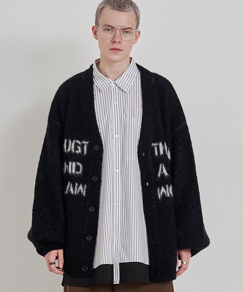 SeeSew(シーソー)の「【UNISEX】LOGO JQ CARDIGAN/ロゴジャガードカーディガン(カーディガン/ボレロ・メンズ・ブラック/レッド・M/L)」の10枚目の写真