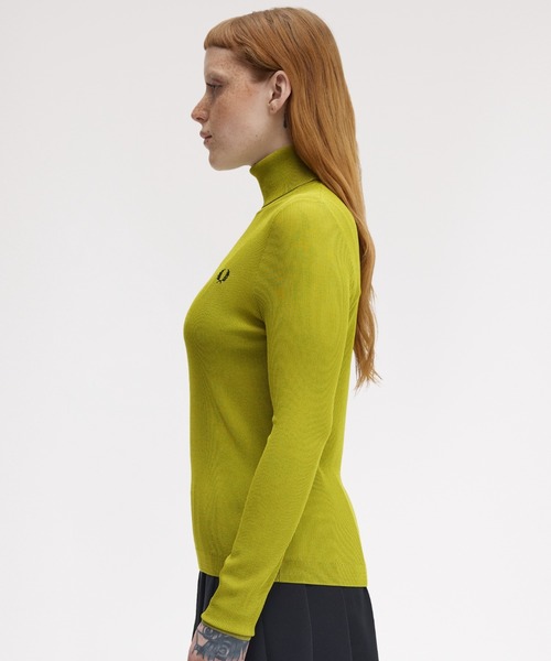 FRED PERRY(フレッドペリー)の「Rib Knit Roll Neck Top/リブニットタートルネックトップス(ニット/セーター・レディース・イエロー・10)」の5枚目の写真