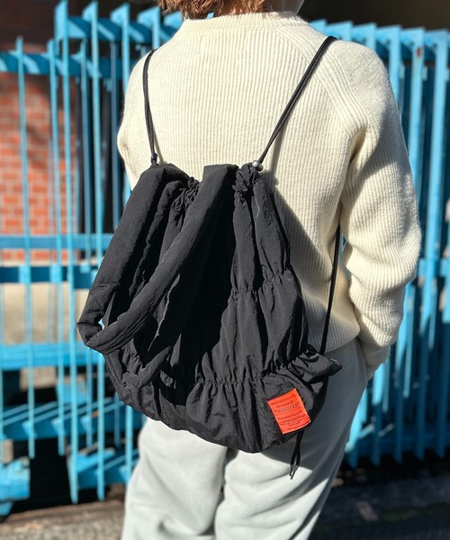 mi via loca（ミヴィアロカ）の「パファーハンドル シャーリングトートバッグ/ナップサック（トートバッグ・レディース・マスタード/ブラック/カーキ・FREE）」の13枚目の写真