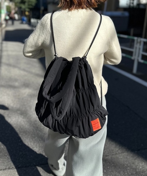 mi via loca（ミヴィアロカ）の「パファーハンドル シャーリングトートバッグ/ナップサック（トートバッグ・レディース・マスタード/ブラック/カーキ・FREE）」の11枚目の写真