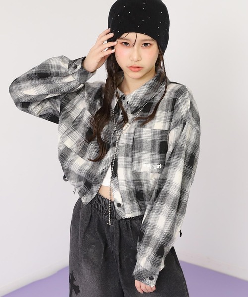 ANAP GｉRL（アナップガール）の「サイドシャーリングチェックシャツ（シャツ/ブラウス・キッズ・ブラウン/ブラック・M/S/XS）」の2枚目の写真